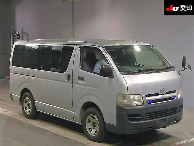 TOYOTA HIACE VAN